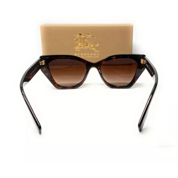 Burberry Women's Dark Havana Sunglasses! - Picture 4 of 4